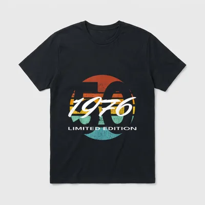 Limited Edition in einer großen T-Shirt – Klassisches T-Shirt in Schwarz