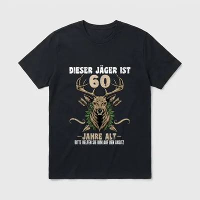 Dieser Jäger ist 60 T-Shirt – Hirschkopf mit Geweih, Pfeilen und Spruch über 60 Jahre – Klassisches T-Shirt in Schwarz