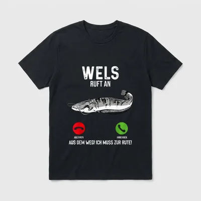 Wallerangeln I lustiger Spruch T-Shirt – Wels ruft an, Annehmen/Ablehnen, Spruch zur Rute – Klassisches T-Shirt in Schwarz