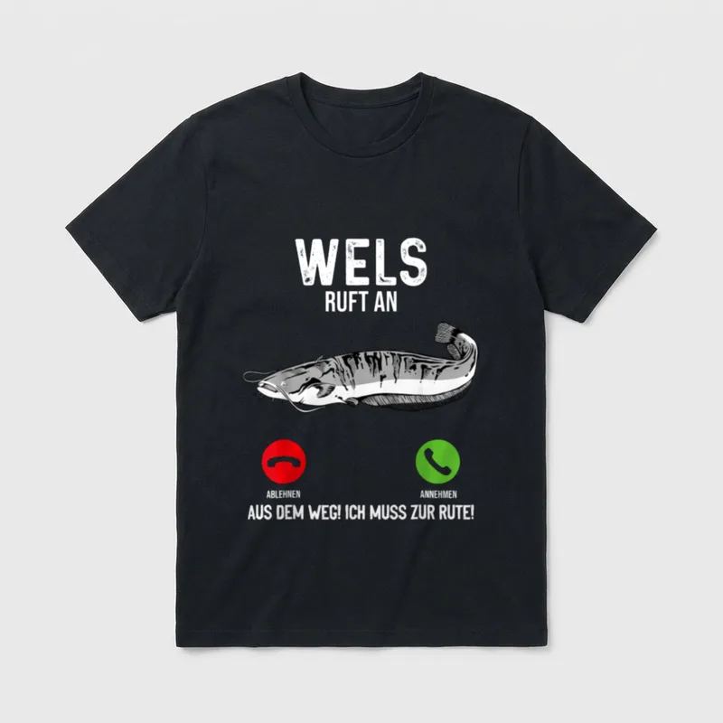 Wallerangeln I lustiger Spruch T-Shirt – Wels ruft an, Annehmen/Ablehnen, Spruch zur Rute – Klassisches T-Shirt in Schwarz