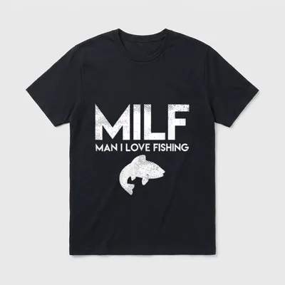 Man I Love Fishing T-Shirt – Schriftzug MILF, darunter Man I Love Fishing, Fisch-Silhouette – Klassisches T-Shirt in Schwarz