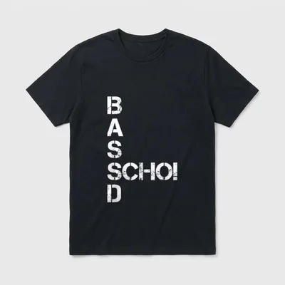 Bassd Scho Lustiges Bayern T-Shirt – Schriftzug „Bassd Schoi!“ in weißen Stempel-Buchstaben – Klassisches T-Shirt in Schwarz