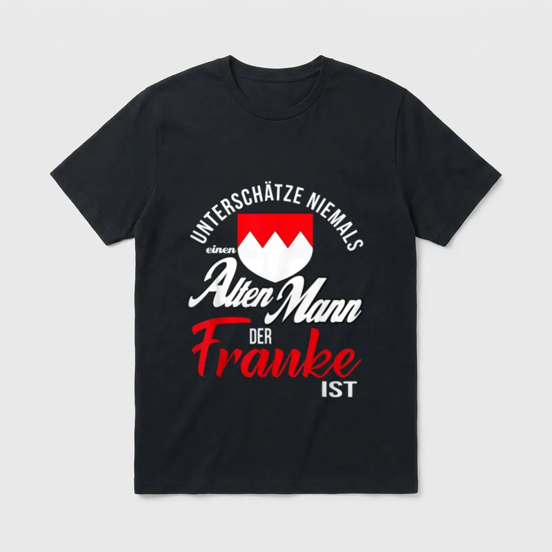 Franke fränkisch Bayern Nürnberg T-Shirt – Fränkisches Wappen mit Spruch über alte Franken – Klassisches T-Shirt in Schwarz