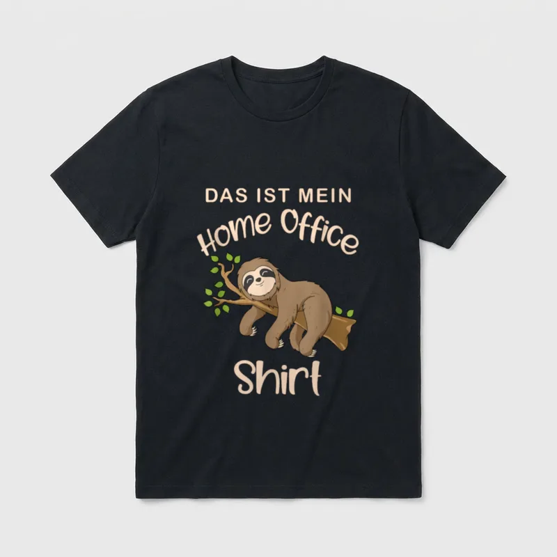 Das ist mein Home T-Shirt – Faultier auf Ast, Schriftzug „Das ist mein Home Office Shirt“ – Klassisches T-Shirt in Schwarz