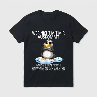 Büro Spruch T-Shirt – Pinguin mit Sonnenbrille auf Eisblock und Text über Arbeit an sich – Klassisches T-Shirt in Schwarz