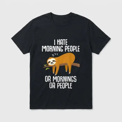Mitarbeiter Morgensport T-Shirt – Faultier schläft auf Ast mit Text I HATE MORNING PEOPLE – Klassisches T-Shirt in Schwarz