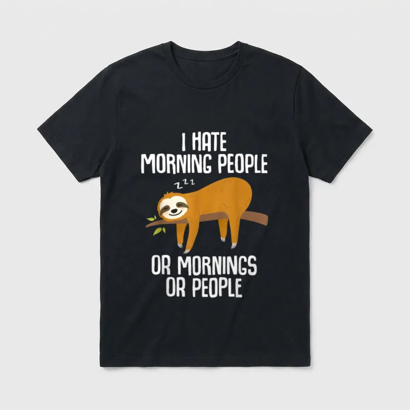 Mitarbeiter Morgensport T-Shirt – Faultier schläft auf Ast mit Text I HATE MORNING PEOPLE – Klassisches T-Shirt in Schwarz