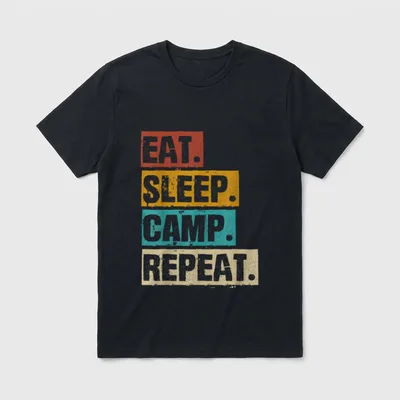 Eat Sleep Camp Repeat T-Shirt – EAT. SLEEP. CAMP. REPEAT. in bunten Blockbuchstaben – Klassisches T-Shirt in Schwarz