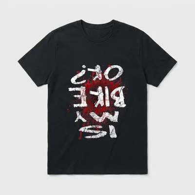 Is My Bike Ok T-Shirt – Zerrissene weiße Schrift „IS MY BIKE OK?“ mit roten Blutspritzern – Klassisches T-Shirt in Schwarz