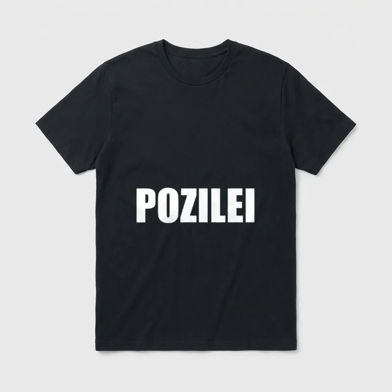 Polizei Shirt Damen – Weißer Blockschriftzug „POZILEI“ auf grauem Hintergrund – Klassisches T-Shirt in Schwarz