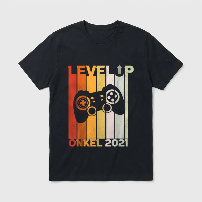 Onkel 2021 Level Up T-Shirt – Klassisches T-Shirt in Schwarz