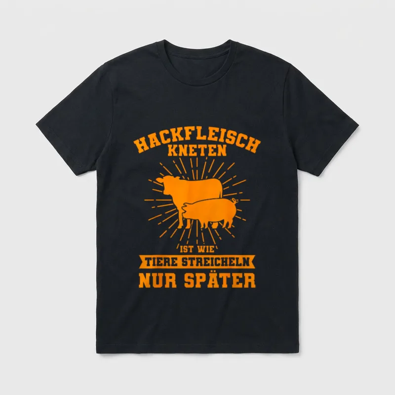 Lustige Sprüche Grillen Metzger T-Shirt – Kuh und Schwein mit Spruch zu Hackfleisch kneten – Klassisches T-Shirt in Schwarz
