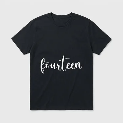 fourteen Geburtstag T-Shirt – weißer Schriftzug fourteen in Kursive auf grauem Hintergrund – Klassisches T-Shirt in Schwarz