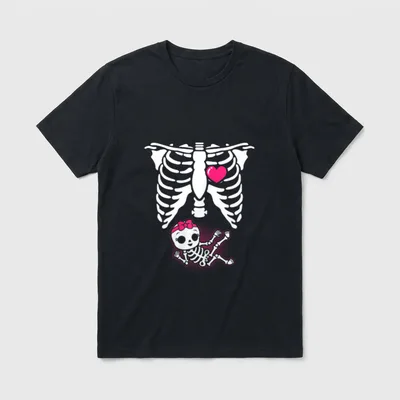 Halloween T-Shirt für Schwangere – Klassisches T-Shirt in Schwarz