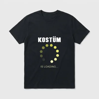 Karneval Anti Kostüm Spruch T-Shirt – Schriftzug „KOSTÜM“, gelber Ladekreis, „is loading...“ – Klassisches T-Shirt in Schwarz