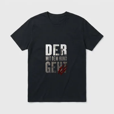 DER MIT DEM Hund GEHT T-Shirt – Schriftzug DER MIT DEM HUND GEHT mit roten Krallenspuren – Klassisches T-Shirt in Schwarz