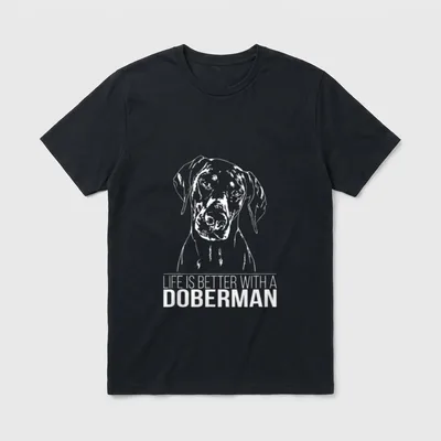 Dobermann life is better T-Shirt – Klassisches T-Shirt in Schwarz