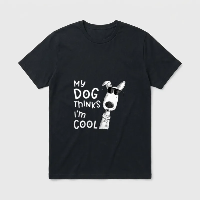 Mein Hund Findet Mich T-Shirt – Hund mit Sonnenbrille, Spruch „My Dog Thinks I'm Cool“ – Klassisches T-Shirt in Schwarz