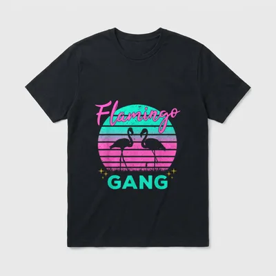 Bachelor Party T-Shirt – Zwei Flamingos vor Sonnenkreis, Schriftzug „Flamingo Gang“ – Klassisches T-Shirt in Schwarz