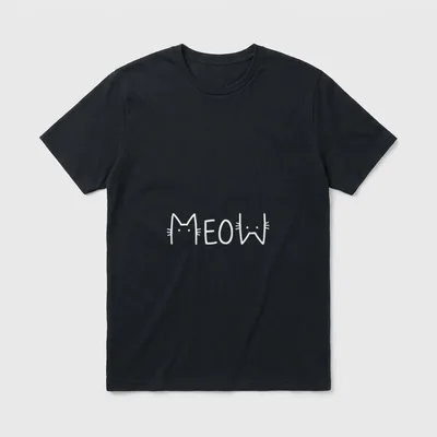 Meow Katzen MIAU süßes T-Shirt – Schriftzug MEOW als stilisiertes Katzengesicht – Klassisches T-Shirt in Schwarz