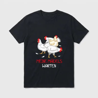 Hühner Landwirt Bauer Lustiges T-Shirt – Vier Hühner mit Schriftzug „Meine Mädels warten“ – Klassisches T-Shirt in Schwarz