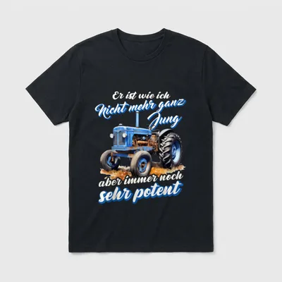 Traktor Landwirt sehr potent T-Shirt – Blauer Oldtimer-Traktor mit Spruch „sehr potent“ – Klassisches T-Shirt in Schwarz