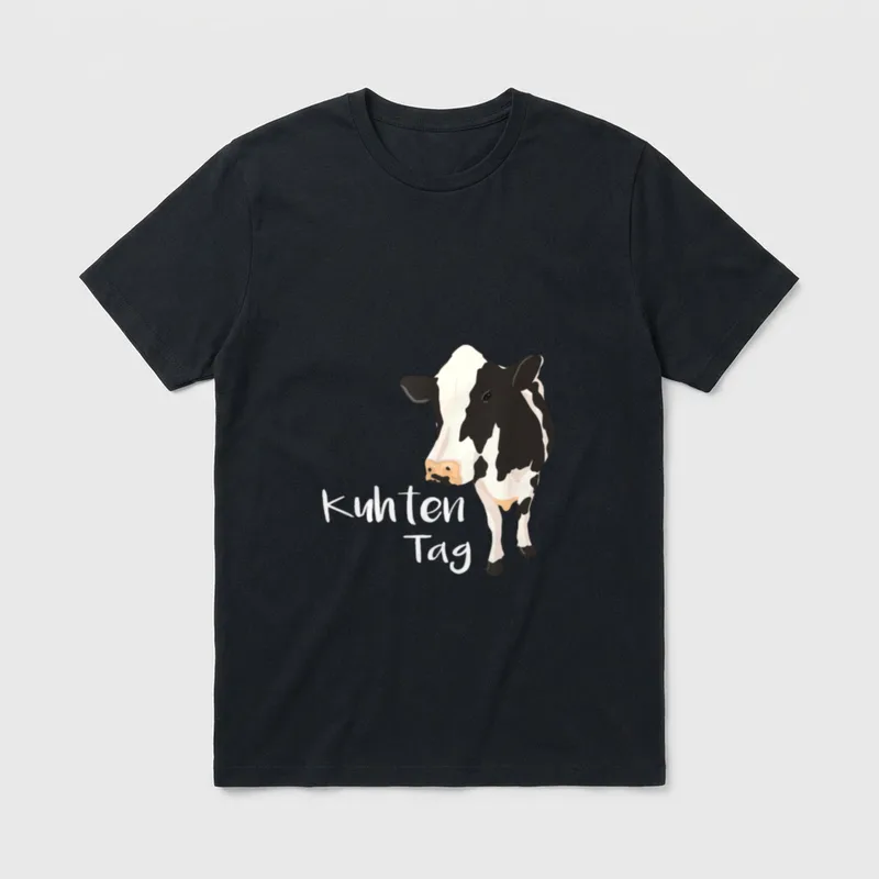 Landwirt Kühe Spruch Bäuerin T-Shirt – Kuh im Porträt mit Schriftzug „Kuhten Tag“ – Klassisches T-Shirt in Schwarz