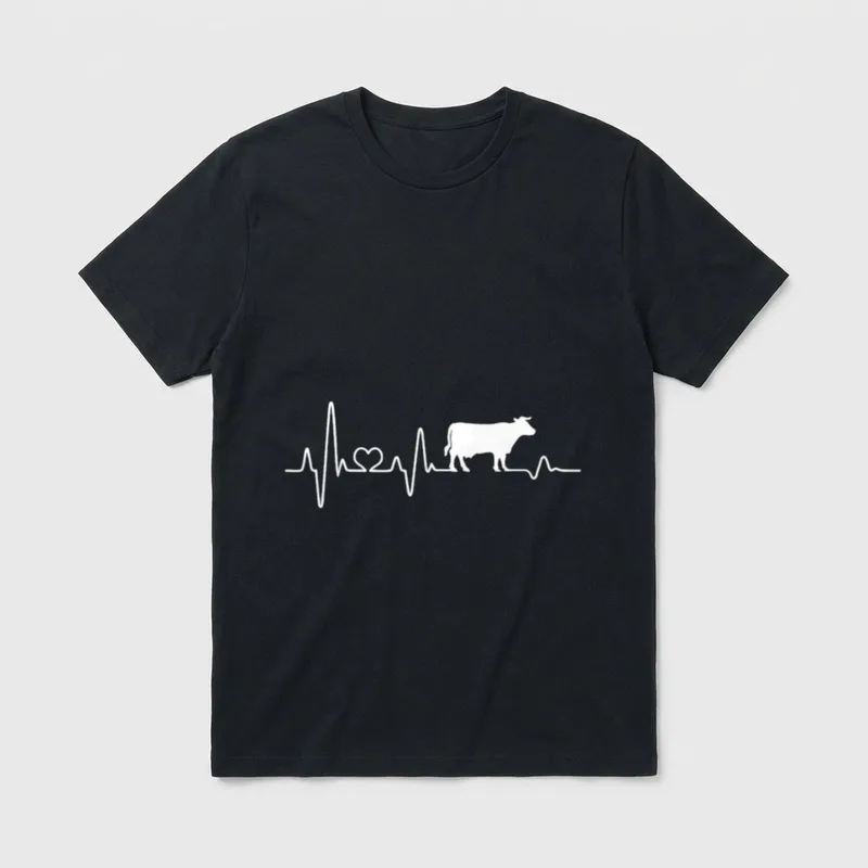 Kuh Herzschlag Kühe Bauernhof T-Shirt – Herzschlaglinie mit Herz und Kuhsilhouette – Klassisches T-Shirt in Schwarz