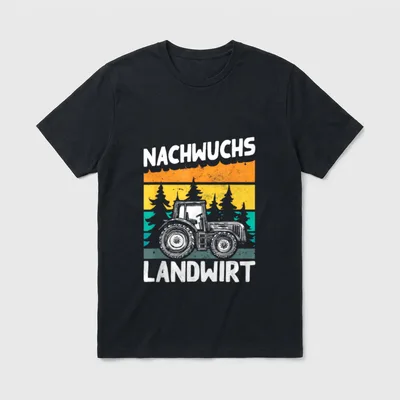 Nachwuchs Landwirt Bauer Spruch T-Shirt – Traktor vor Tannen, Schriftzug Nachwuchs Landwirt – Klassisches T-Shirt in Schwarz