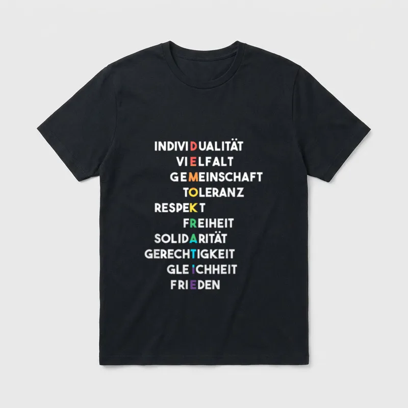 Demokratie Spruch für Gleichheit T-Shirt – Klassisches T-Shirt in Schwarz