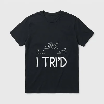 I Tri'd Lustiges Triathlon T-Shirt – Schriftzug „I TRI'D“ mit Strichfiguren beim Triathlon – Klassisches T-Shirt in Schwarz