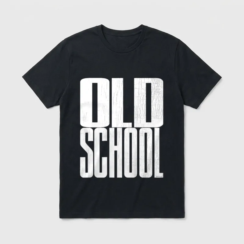 OLD SCHOOL Text 80er T-Shirt – Schriftzug OLD SCHOOL in zwei Zeilen, rissige Optik – Klassisches T-Shirt in Schwarz