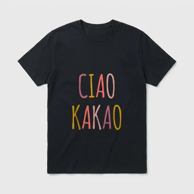 Ciao Kakao tschau tschüss T-Shirt – Schriftzug „CIAO KAKAO“ in bunten Buchstaben – Klassisches T-Shirt in Schwarz