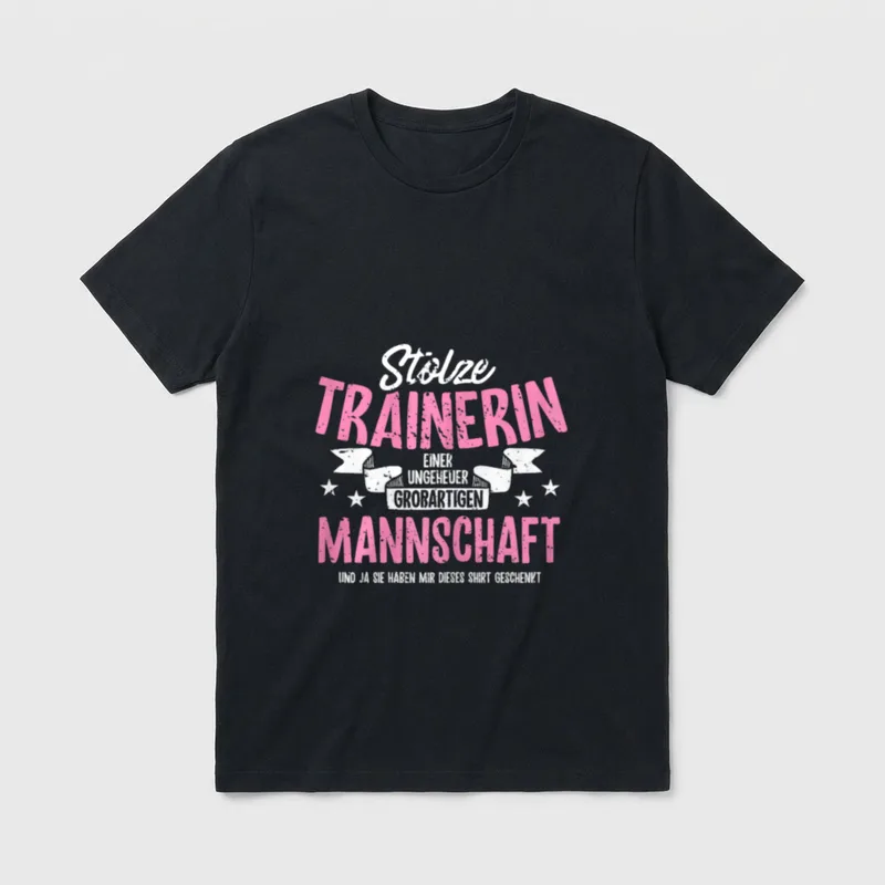 Stolze Trainerin einer Mannschaft T-Shirt – Klassisches T-Shirt in Schwarz