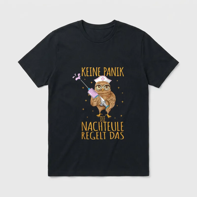 Keine Panik die Nachteule T-Shirt – Klassisches T-Shirt in Schwarz