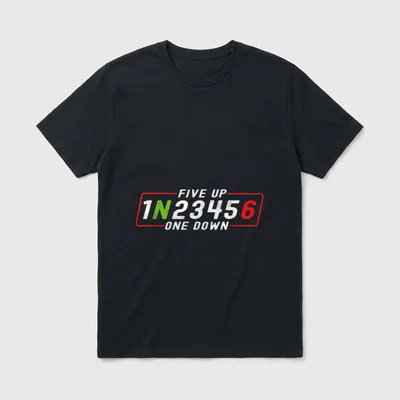 Five Up One Down T-Shirt – Schriftzug Five Up One Down mit Schaltschema 1-N-2-3-4-5-6 – Klassisches T-Shirt in Schwarz