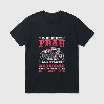 Stolze Motorradfahrerin T-Shirt – Klassisches T-Shirt in Schwarz