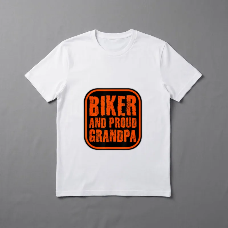 Stolzer Opa und Biker T-Shirt – Schriftzug „Biker and proud Grandpa“ in Orange auf Schwarz – Klassisches T-Shirt in Schwarz