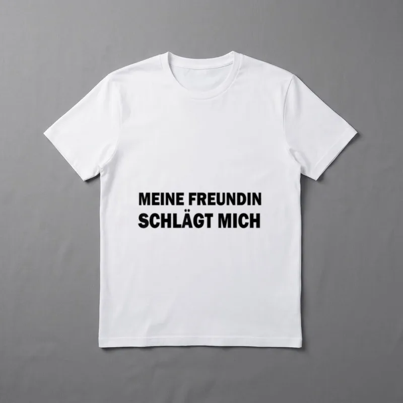 Meine Freundin Schlägt Mich T-Shirt – Klassisches T-Shirt in Schwarz