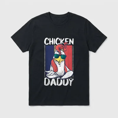 Chicken Daddy Landwirt Lustiges T-Shirt – Hahn mit Sonnenbrille, Schriftzug „Chicken Daddy“ – Klassisches T-Shirt in Schwarz