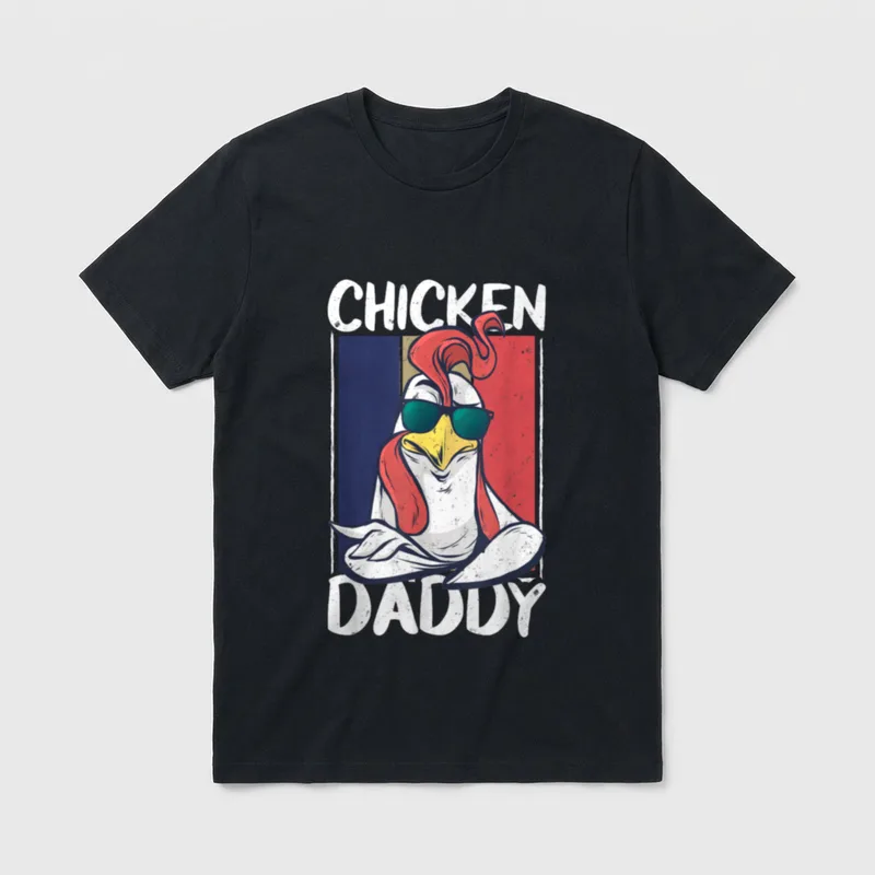 Chicken Daddy Landwirt Lustiges T-Shirt – Hahn mit Sonnenbrille, Schriftzug „Chicken Daddy“ – Klassisches T-Shirt in Schwarz