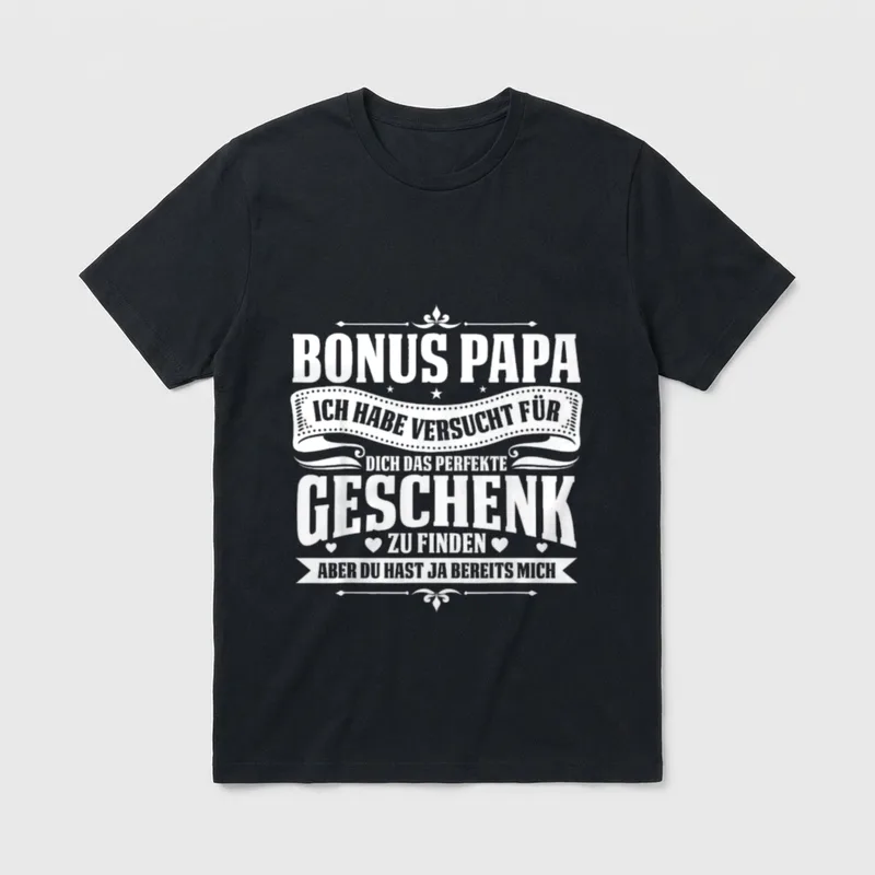 Bonus Papa Stiefvater Spruch Stiefsohn T-Shirt – Klassisches T-Shirt in Schwarz