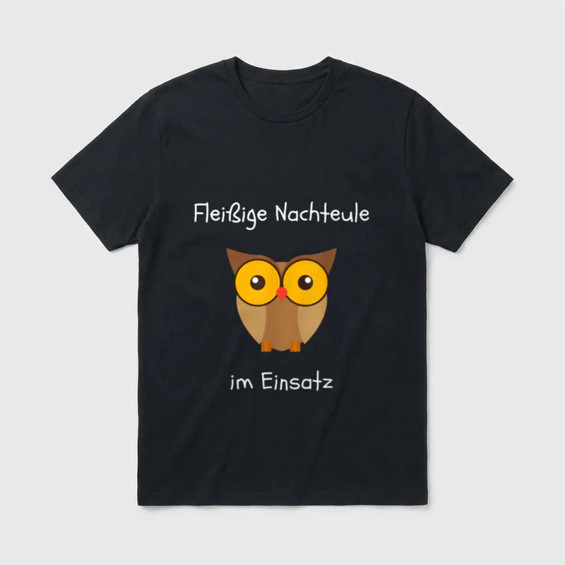 Pflege Nachteule im Einsatz T-Shirt – Klassisches T-Shirt in Schwarz