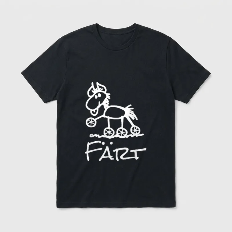 Färt Lustiges Pferd Zeichnung T-Shirt – Gezeichnetes Pferd auf Rädern, Schriftzug „Färt“ – Klassisches T-Shirt in Schwarz