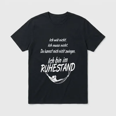 Ich bin im Ruhestand T-Shirt – Spruch „Ich bin im Ruhestand“ mit Figur in Hängematte – Klassisches T-Shirt in Schwarz
