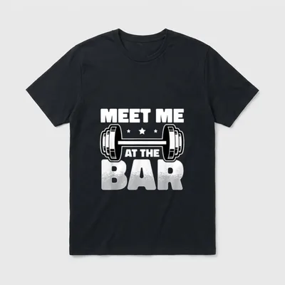 Lustiges Workout Gym Lover T-Shirt – Hantel mit Sternen, Schriftzug MEET ME AT THE BAR – Klassisches T-Shirt in Schwarz