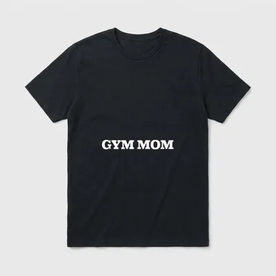 Gym Mom Lustige Workout T-Shirt – Schriftzug „Gym Mom“ in weißen Blockbuchstaben – Klassisches T-Shirt in Schwarz