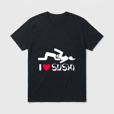 Lustiges Paar I Love T-Shirt – Strichfiguren in anzüglicher Pose über „I ❤ SUSHI“ – Klassisches T-Shirt in Schwarz